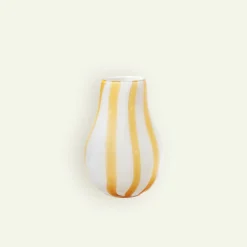 Broste Copenhagen Ada Stripe vase 15,5 x 22,5 cm, Fleece Yellow Fyrklövern