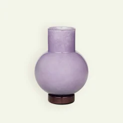 Broste Copenhagen Mari vase 20 x 27 cm, Orchid Light Purple Fyrklövern