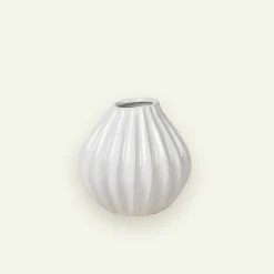 Broste Copenhagen Wide vase 15 x 15 cm, Ivory Fyrklövern