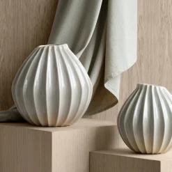Broste Copenhagen Wide vase 30 x 30 cm, Ivory Fyrklövern