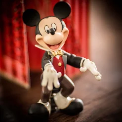 Disneys Juleshow – Mikke Mus og Pluto ved flygelet Fyrklövern