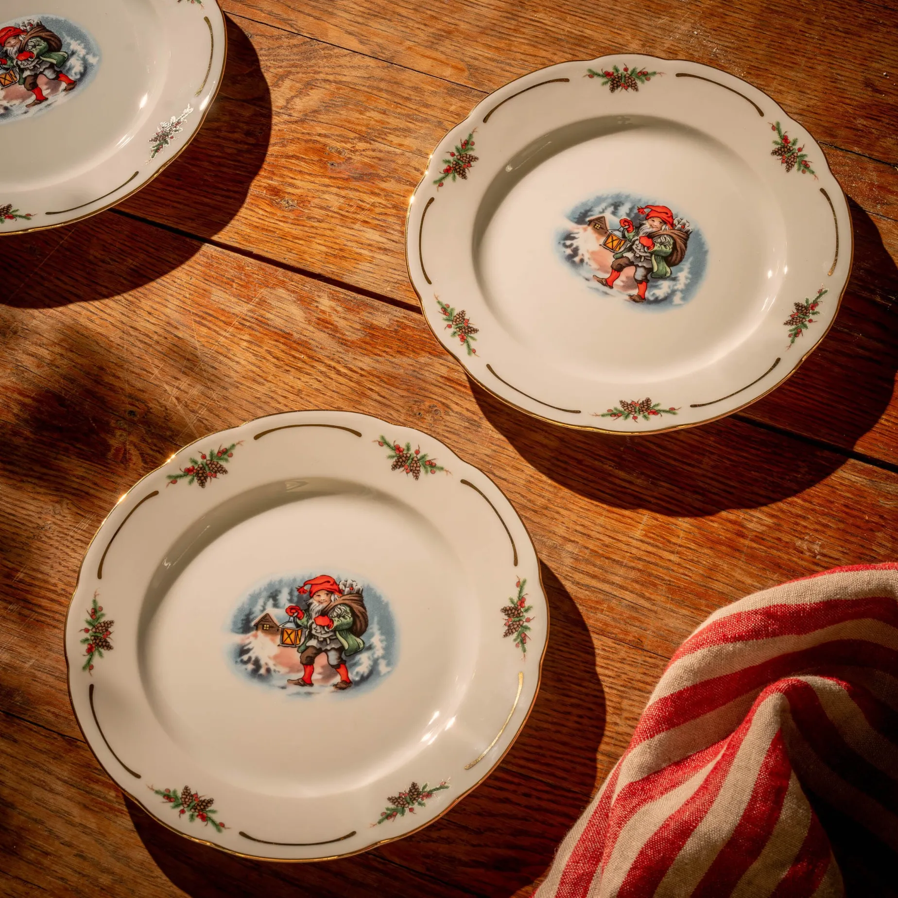 Gammeldags Jul asjett 19 cm 4-pk Fyrklövern