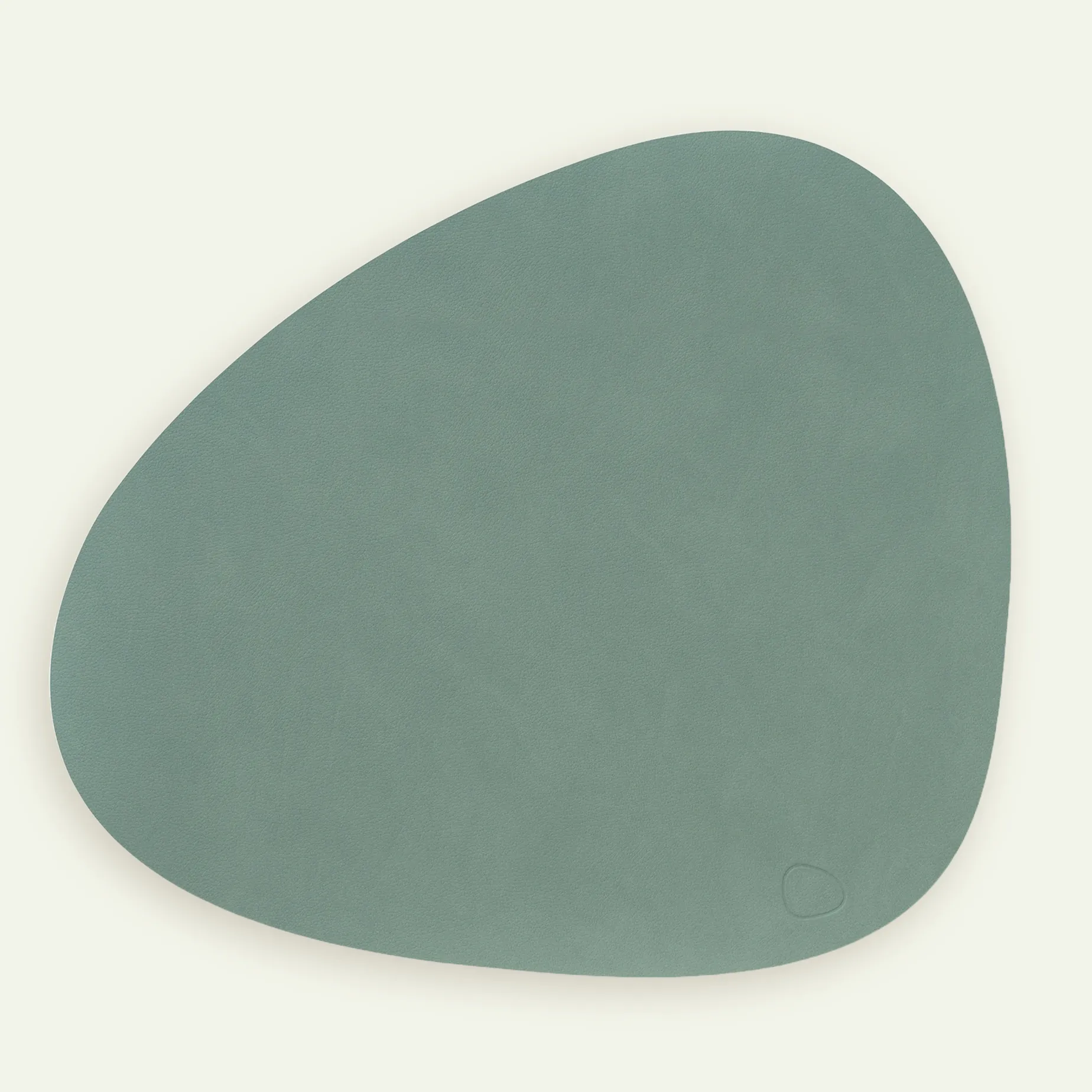 Lind DNA Curve bordbrikke nupo 37 x 44 cm, Pastel Green Fyrklövern