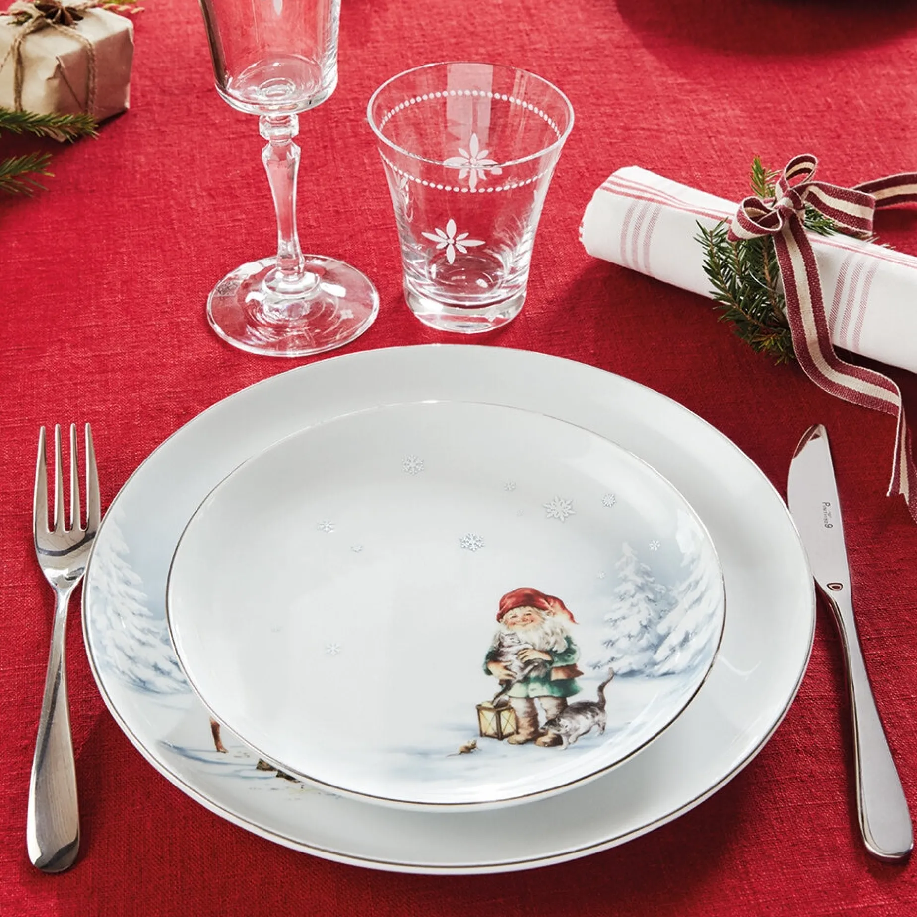 Nissenes Jul asjett 20 cm Fyrklövern