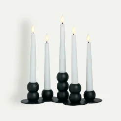Watt & Veke LYKKE lysestake 28 cm, Black Fyrklövern